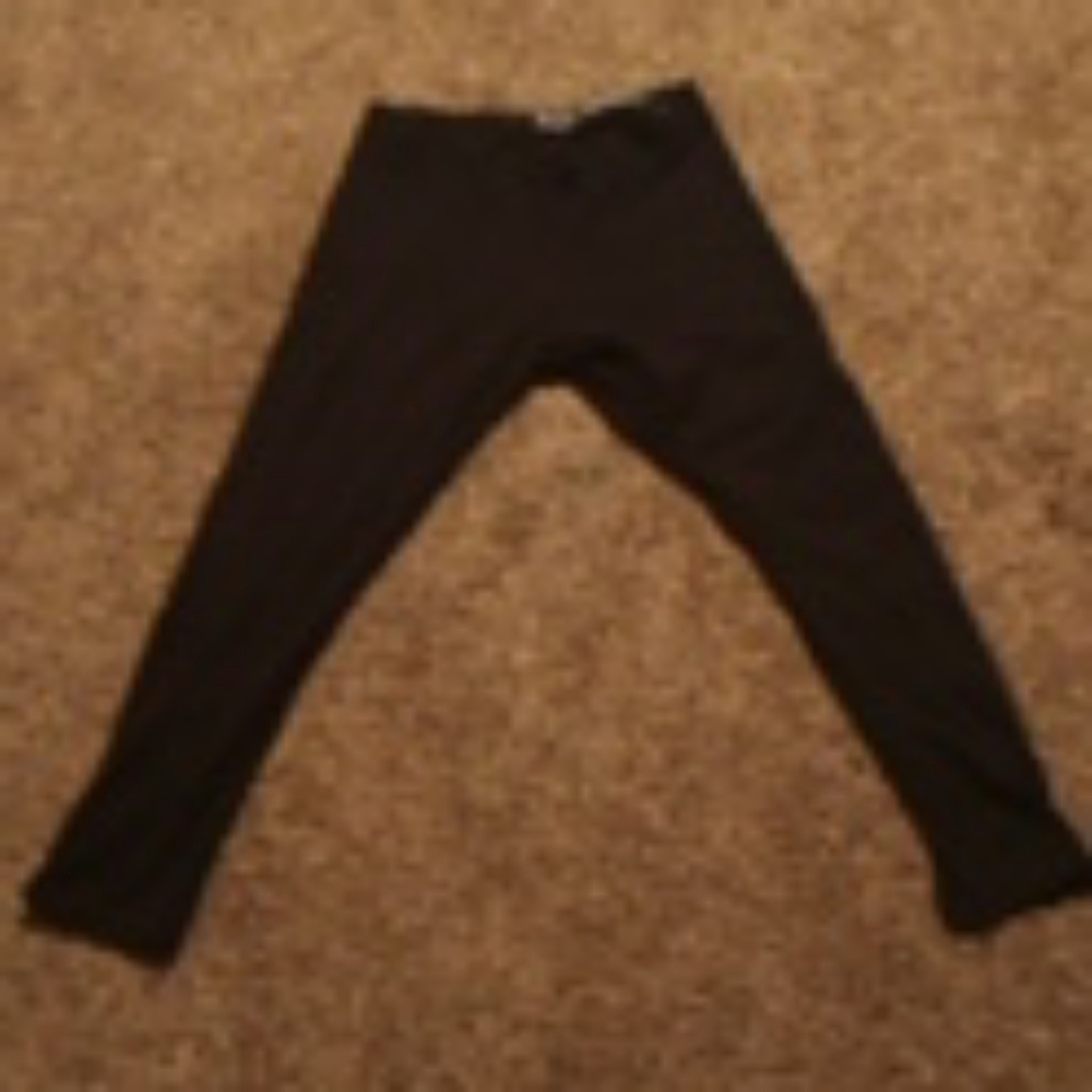 Loose black leggings